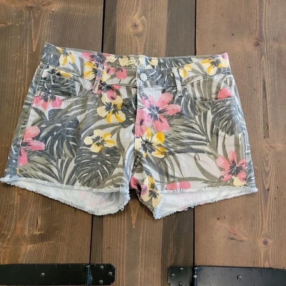 Old Navy The Diva floral jean shorts size 6